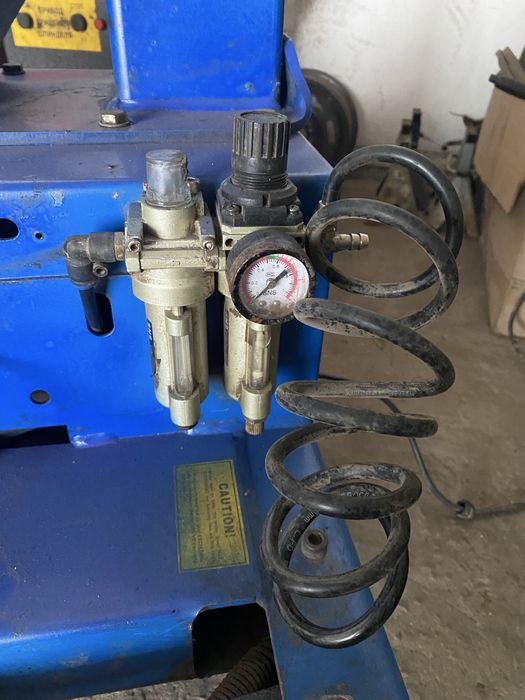 Шиномонтажний станок