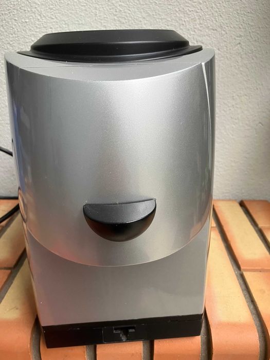Mini dispensador de água fresca da Nestlé