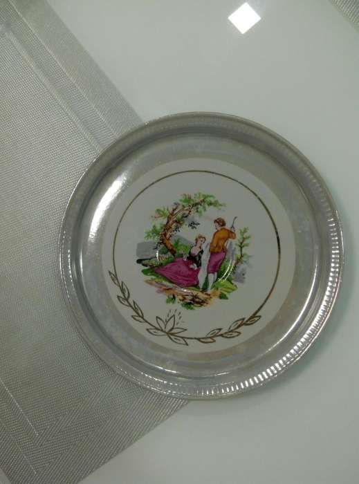 Посуд порцеляновий