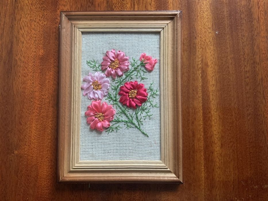 Картини вишиті лєнтами