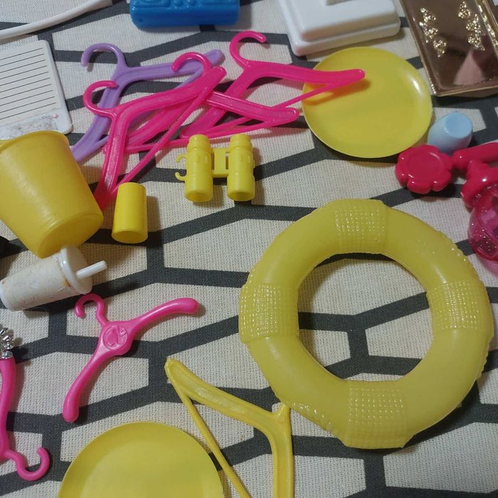 Лот дрібноти для Барбі і не тільки. Продукти, аксесуари, їжа і т.д