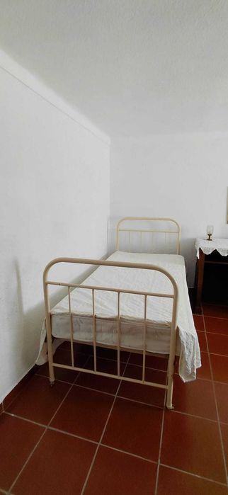 Cama antiga ferro individual
