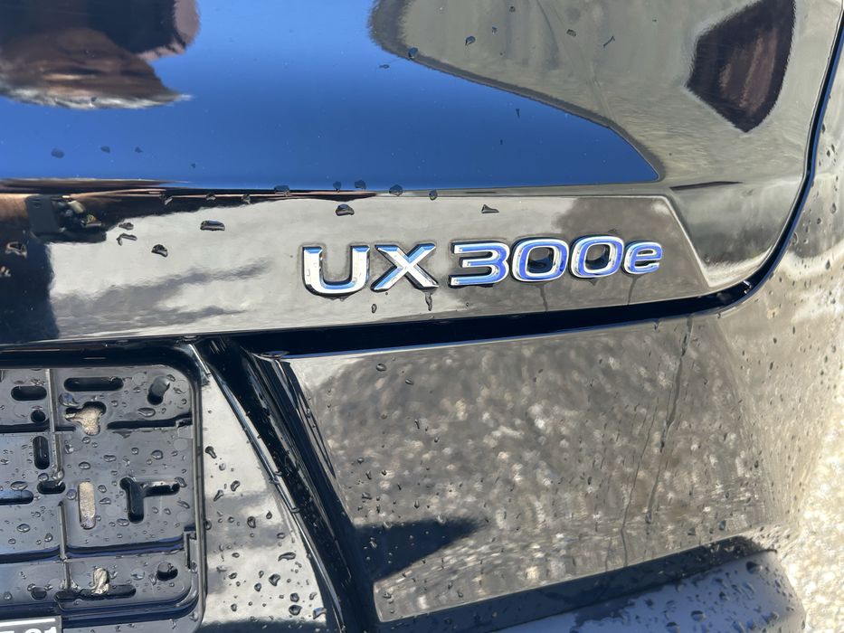 Lexus UX 300e 26000kms - 2022