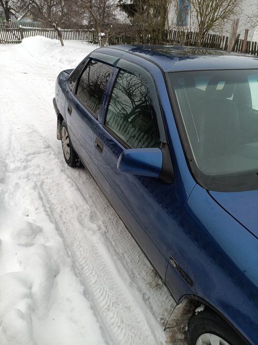 Опель вектра  1,8бензин