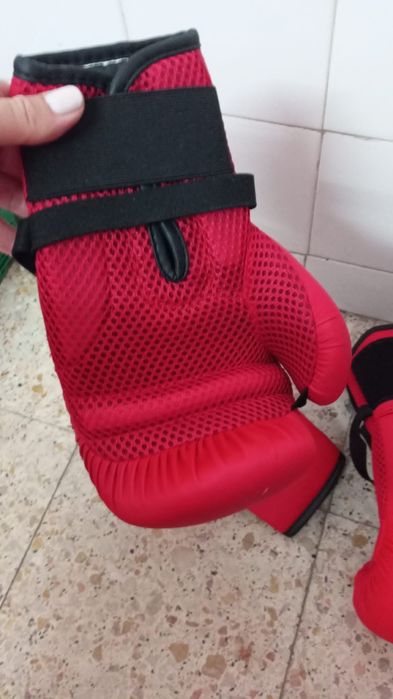 Boxe - luvas e pera ( punchingball )