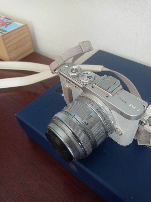 Olympus Nova, c lente e todos os acessórios. Não uso. Sem caixa