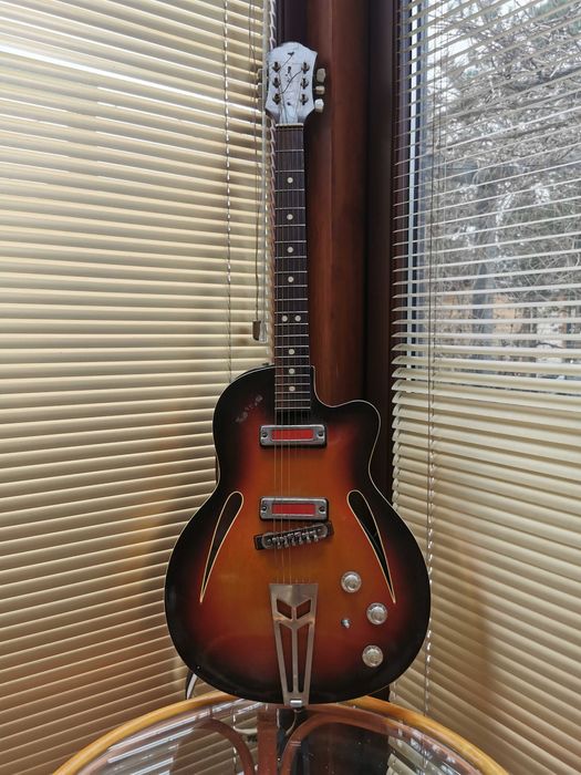 Gitara  elektryczna'82