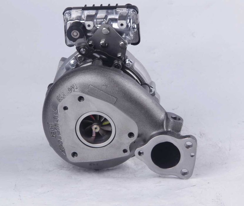 FABRYCZNIE NOWA TURBINA turbo Jeep mercedes chrysler 3.0 CRD 218KM