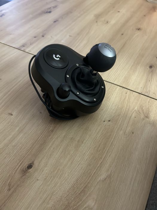 Volante Logitech g923 PS4/Ps5/Pc com shifter