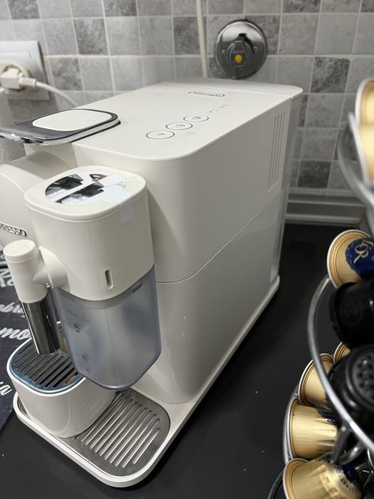 Maquina cafe Nespresso Delonghi