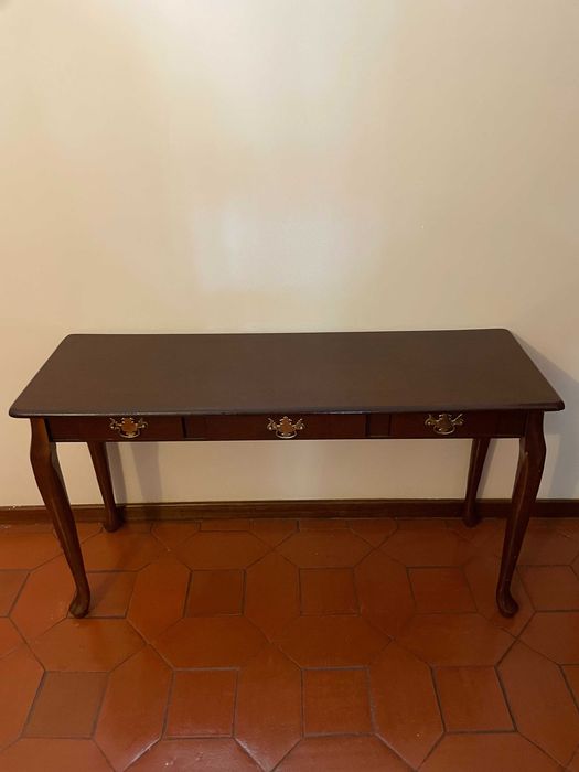 Mesa Consola Clássica em Madeira com Gaveta Central
