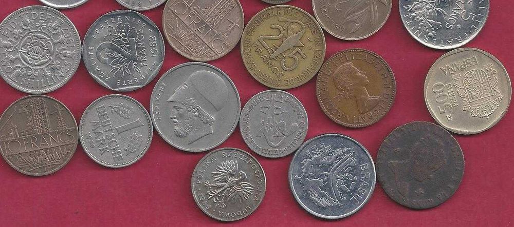 Lote de 40 Moedas  Diversas muito  Interessante