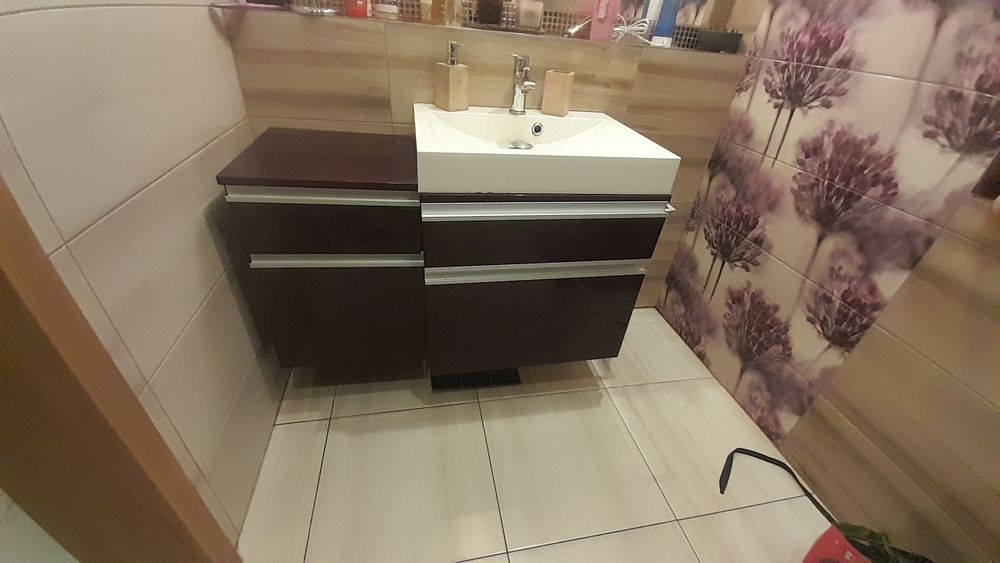 Szafki łazienkowe+ umywalka+bateria
