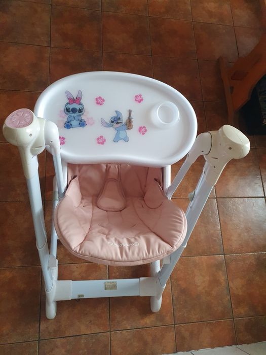 Krzesełko do karmienia.