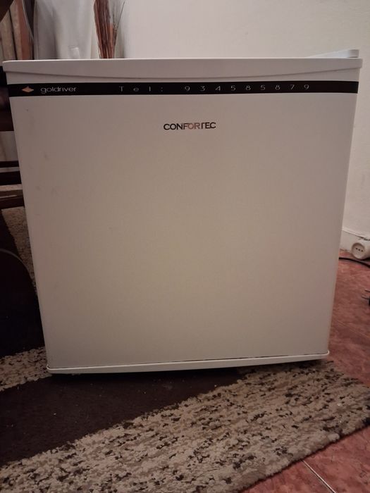 Frigobar pouco usado