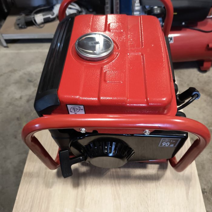 Agregat Prądotwórczy Einhell 680W 230V Czerwony