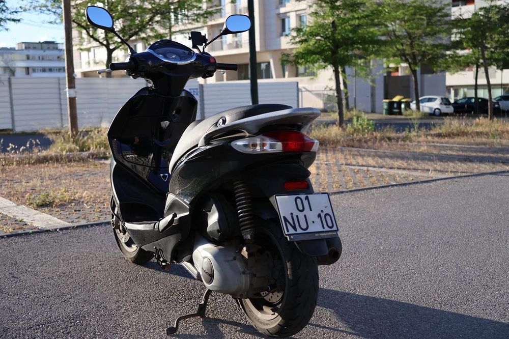 Piaggio Fly 125