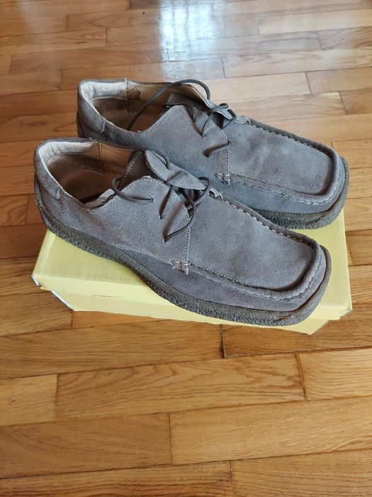 Mokasyny męskie wiązane.