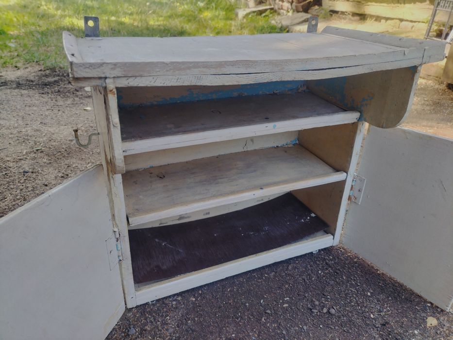 Szafeczka sanitarna PRL