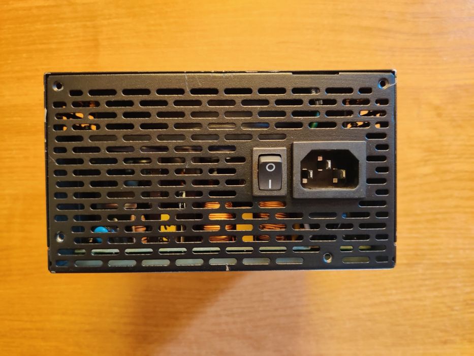 Thermaltake Toughpower GF 650W Gold на пломбе, модульный БП