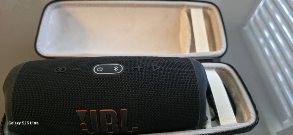 JBL charge 5 w Bardzo dobrym stanie