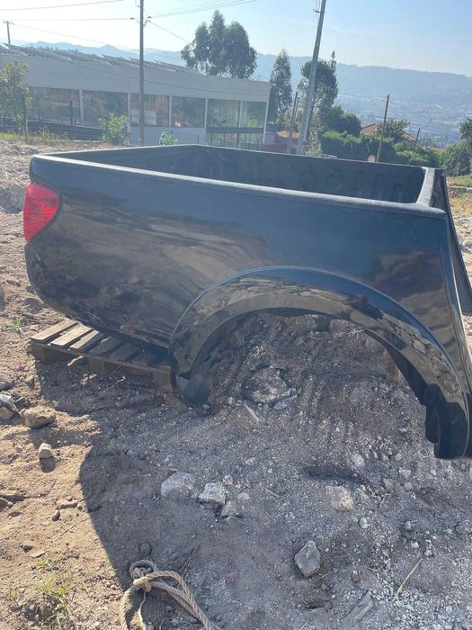 Caixa de carga Mitsubishi L200