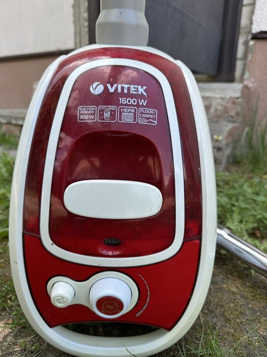 Пилосос Vitek 1600W в хорошому стані