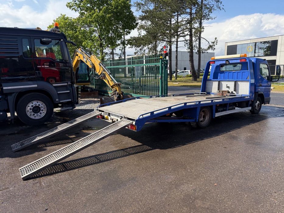 MITSUBISHI FUSO 3.0 150cv Pronto Socorro 5 Metros 3500kg Apenas 140.000km ###OPORTUNIDADE###