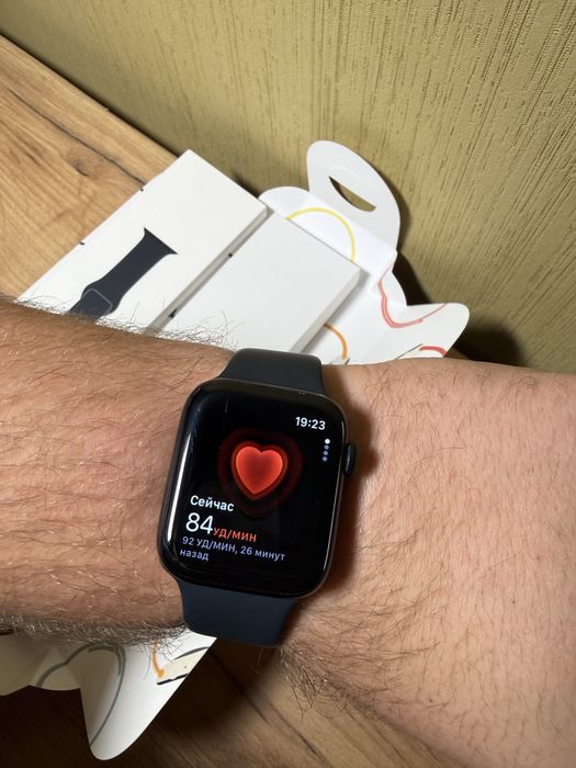 Apple watch se 2 44mm GPS+LTE