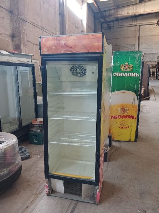 Продам холодильник под ремонт !