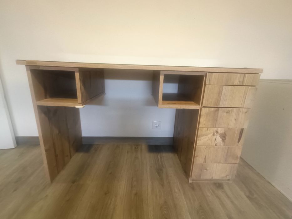 2 manicure tables64740291954433121