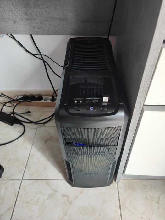 PC Zalman Z3 plus + monitor + rato + teclado + webcam