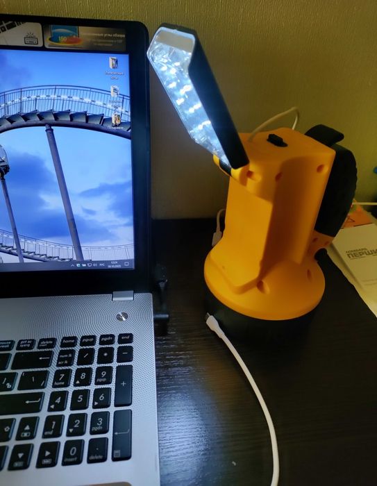 Настольная лампа-фонарь Ultraflash UF3712LED с 19+8 LED