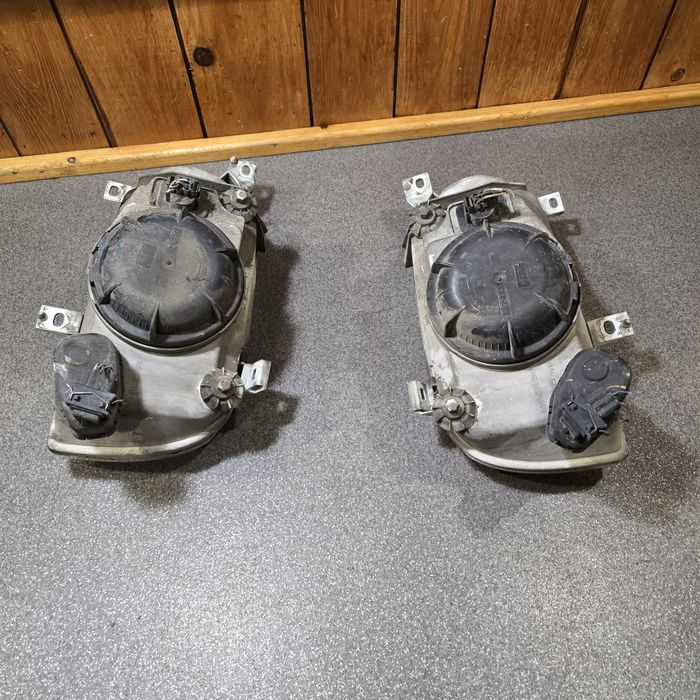 Фара передня права Volkswagen Golf 3  1H6941015A  1H6941016A