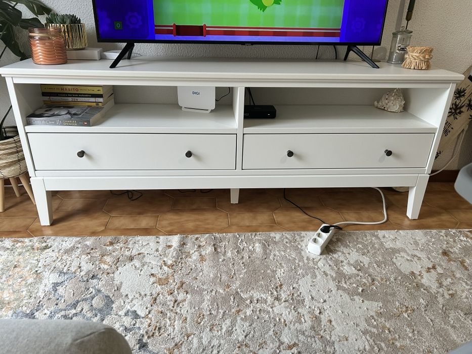Móvel de TV Ikea modelo Idanäs