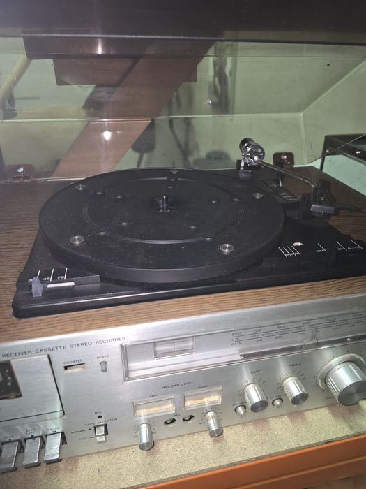 Aparelhagem com gira discos Tapson