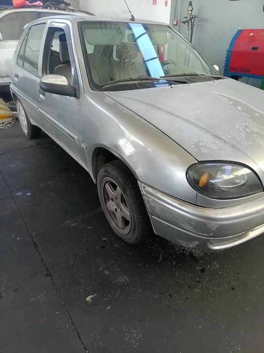 Mitsubichi Colt de 99 vendido às peças