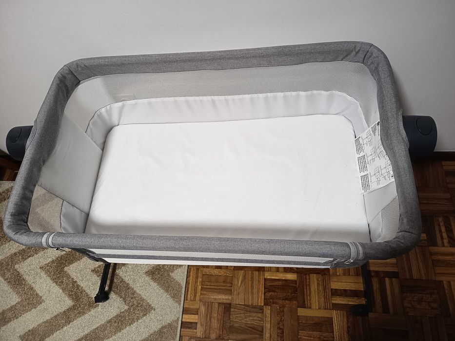 Next to me- berço, como novo, em caixa.