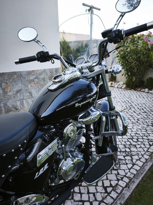 Keeway Superlight 125