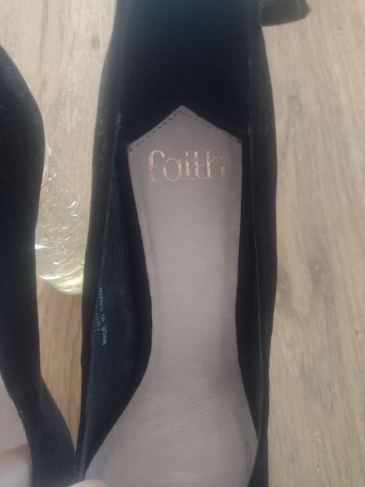 Buty na słupku r 38