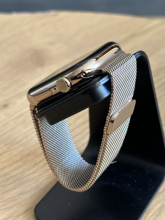 Apple Watch Series 10 46 mm Titanium Case Gold