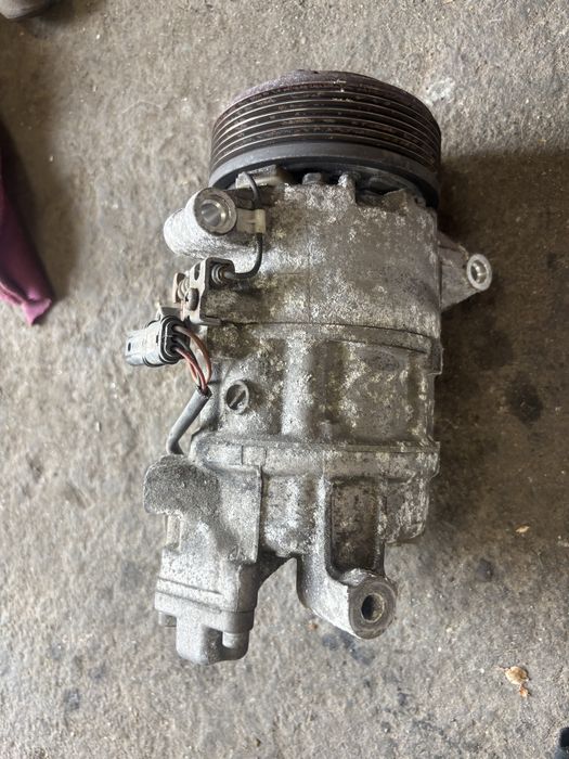 Kompresor sprężarka klimatyzacji n43 318i 320i 118i 120i  bmw e81 e82 e87 e88 e90 e91 e92 e93