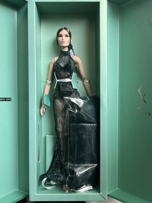 Integrity Toys x Sachika Amirah Majeed Amirald Allure NRFB Meteor