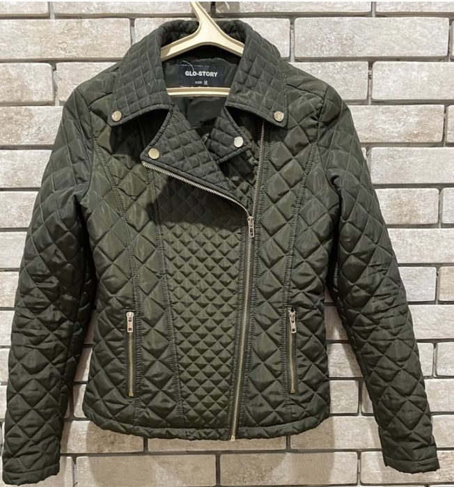 Жіноча стьобана однотона куртка Фірма Glo-Story,колтору хаки