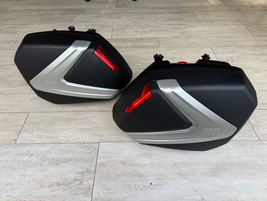 Кофри бокові в ідеальному стані Givi V37 Tech Monokey Black/Silver (37л x2).