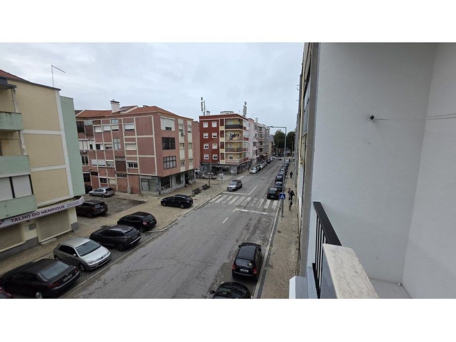 Apartamento T2 no Coração do Barreiro - A 5 min do Terminal Fluvial... — Alto Do Seixalinho, Santo André E Verderena, Setúbal