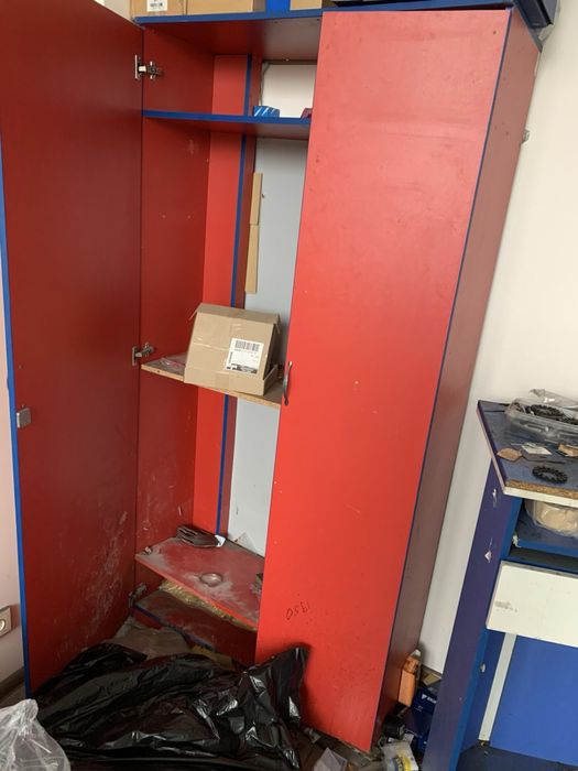 Стелажі металеві, шафи, тумби