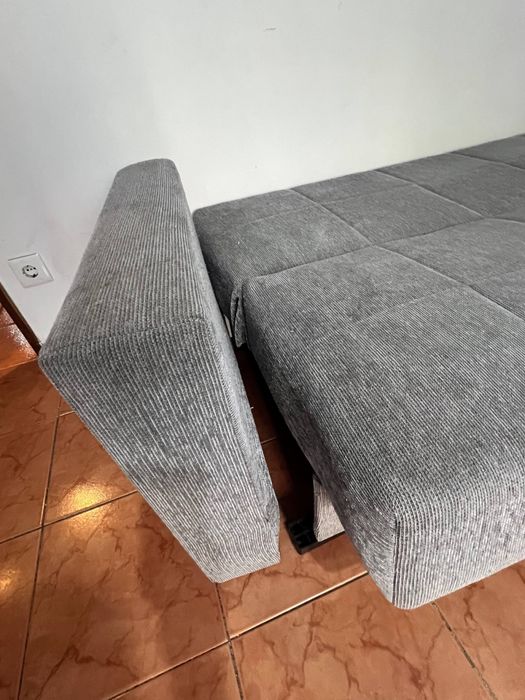 Sofá-cama com arrumação — cinzento