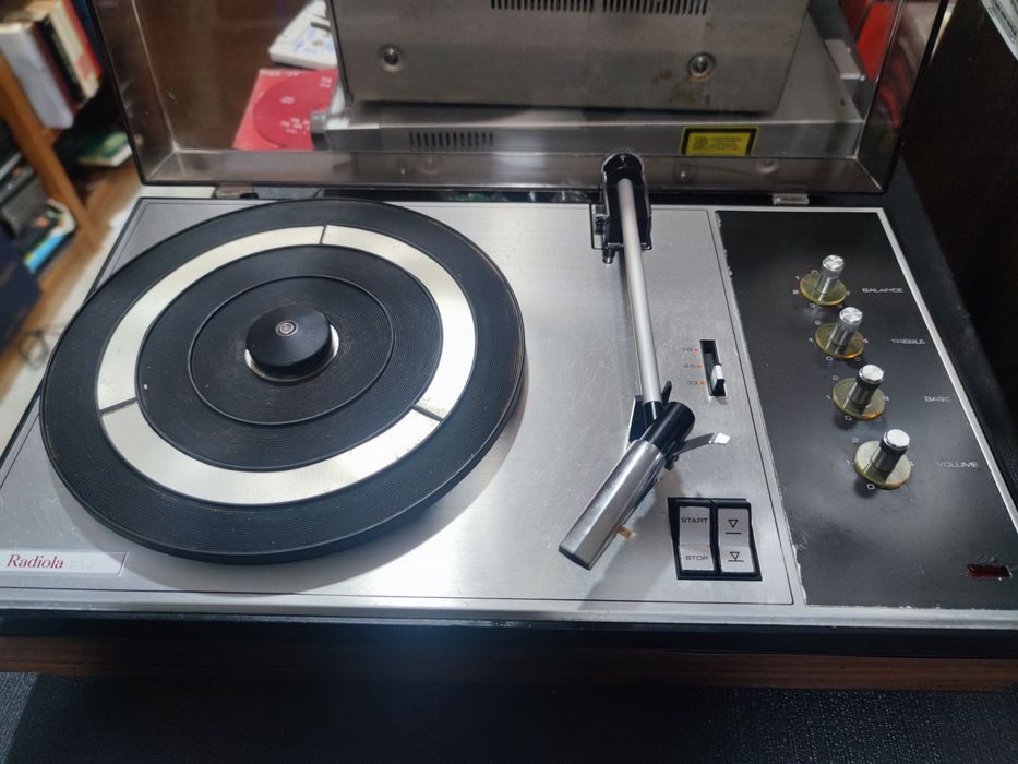 Gira disco RADIOLA com avaria