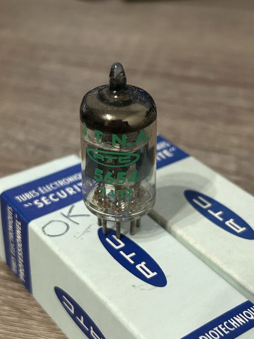 RTC 6AK5 5654 6J1P 6Ż1P 6J1 6ZH1P M8100 EF95 NOS Blue